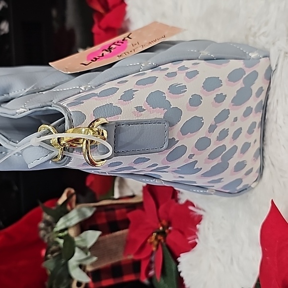 BETSEY JOHNSON BLUE/WHITE QUILTED LUV BETSEY CROSSBODY - Picture 4 of 7